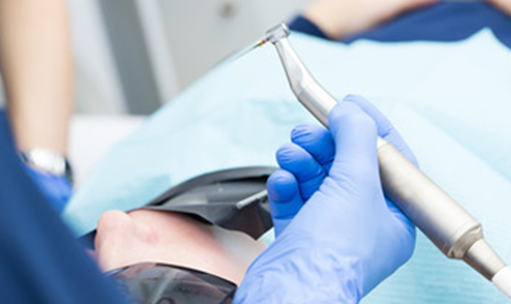 根管治療専門医によるプロフェッショナルの治療技術